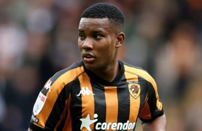 Óscar Zambrano continuará en Hull City, confirma presidente de Liga de Quito