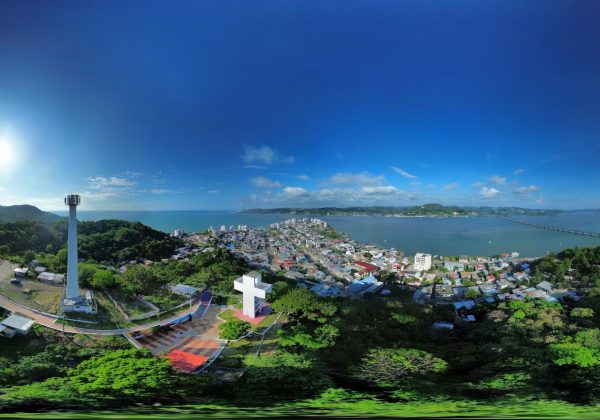 El mirador La Cruz en la zona alta de Bahía de Caráquez.