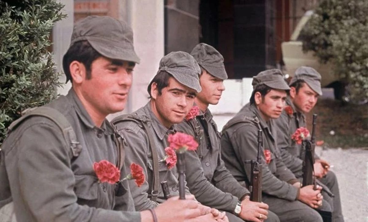 Revolución de los Claveles