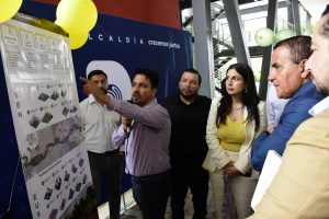El alcalde de Portoviejo, Javier Pincay, estuvo en la presentación de los resultados de la consultoría.
