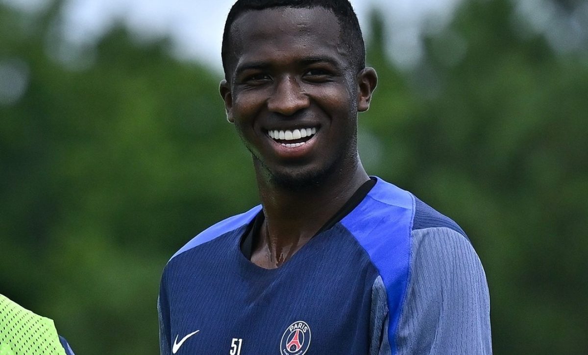 PSG inicia pretemporada con Willian Pacho entre los defensas más cotizados