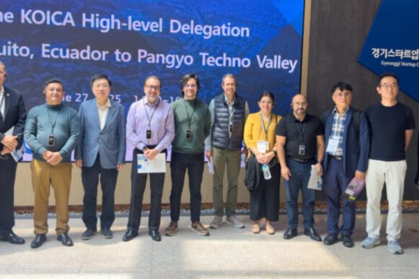 Pabel Muñoz, alcalde de Quito, logró acuerdos en Corea del Sur para fortalecer el Centro de Innovación IQ, en La Mariscal. (Quito Informa).