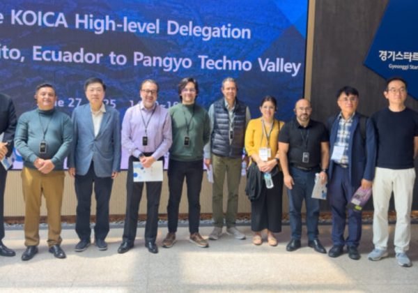 Pabel Muñoz, alcalde de Quito, logró acuerdos en Corea del Sur para fortalecer el Centro de Innovación IQ, en La Mariscal. (Quito Informa).
