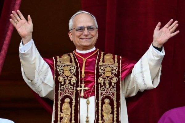 Papa León XIV deleitó la comida típica de Manabí durante una visita que lo trajo a Chone