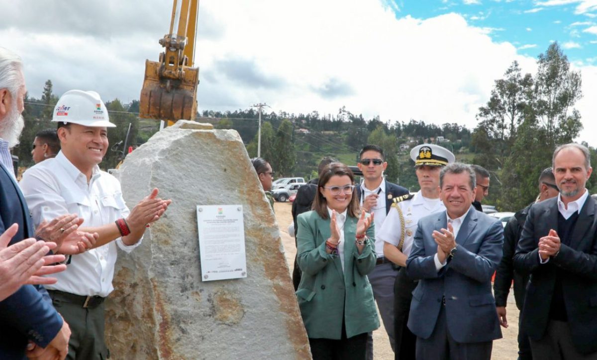 Parque Industrial de Azogues: Se colocó la primera piedra en el proyecto impulsado por el sector público y privado. (Vicepresidencia).