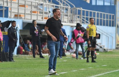 Patricio Urrutia revitaliza al Delfín y lo acerca a zona de clasificación.