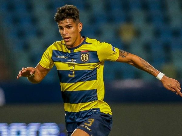 Piero Hincapié defensa de la selección de Ecuador