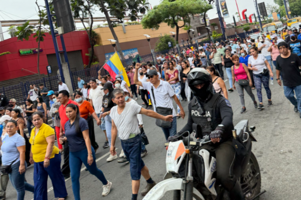 Plantón en la Bahía: comerciantes exigen protección contra la delincuencia