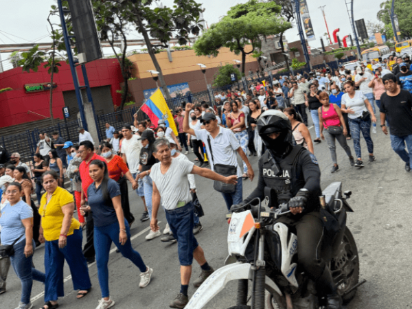 Plantón en la Bahía: comerciantes exigen protección contra la delincuencia