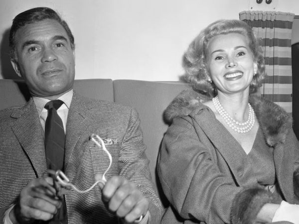 Porfirio Rubirosa Ariza con la actriz Zsa Zsa Gabor en 1954.