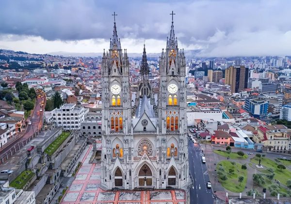 Quito entre nubes y gotas: miércoles húmedo con lluvias vespertinas y clima fresco
