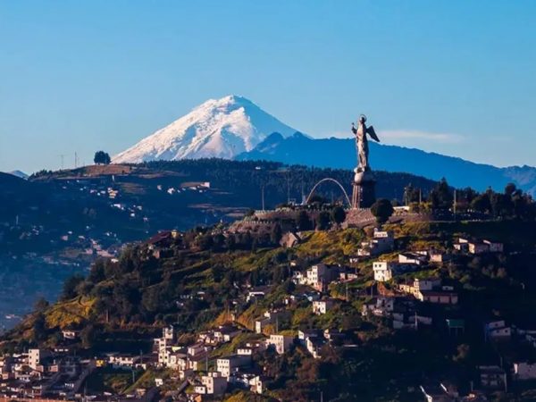 Quito vivirá un jueves con clima fresco y lluvioso, pero alto índice de radiación UV este 22 de mayo
