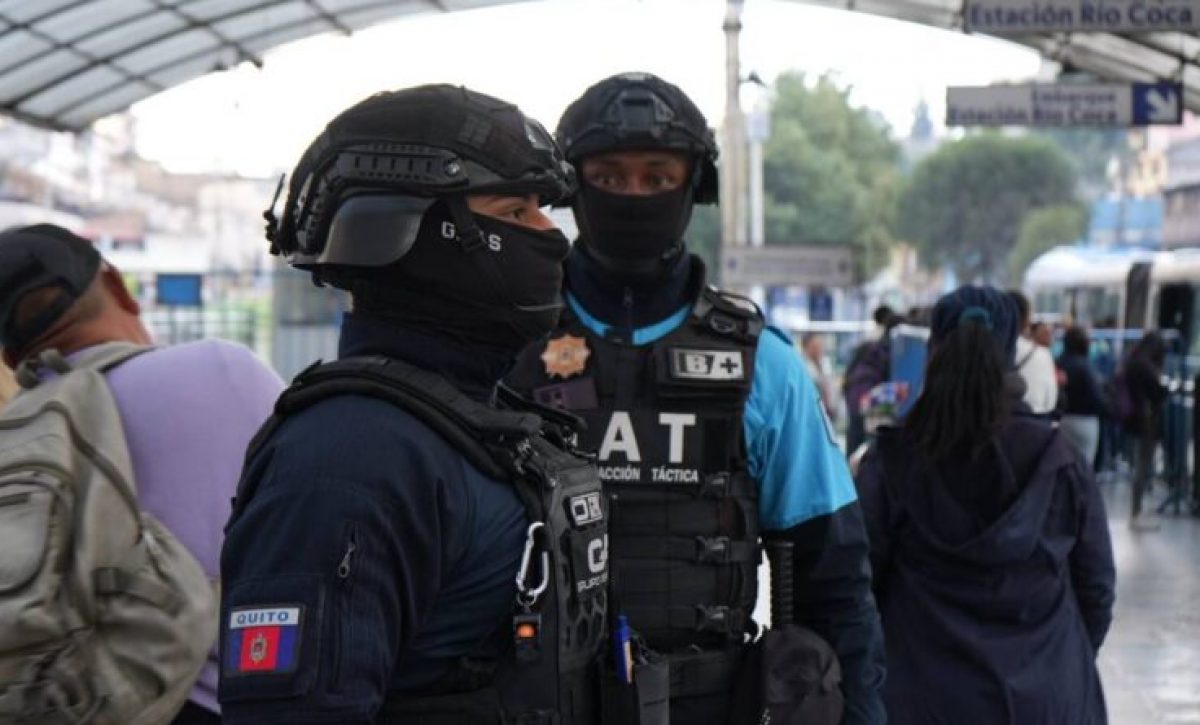 Quito armas blancas, drogas y objetos peligrosos en operativos de transporte público