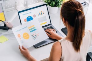 Quito lidera el empleo digital mientras Manabí enfrenta rezago tecnológico