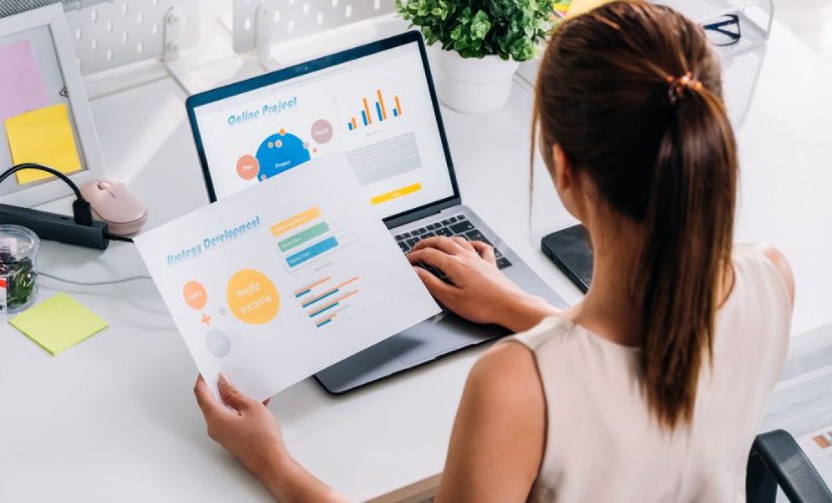 Quito lidera el empleo digital mientras Manabí enfrenta rezago tecnológico
