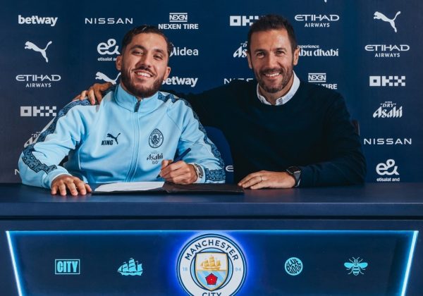 Rayan Cherki firma por cinco años con el Manchester City desde Lyon