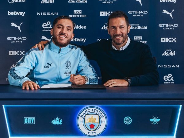 Rayan Cherki firma por cinco años con el Manchester City desde Lyon