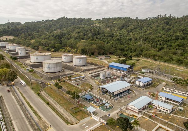 Refinería Esmeraldas fuera de operación