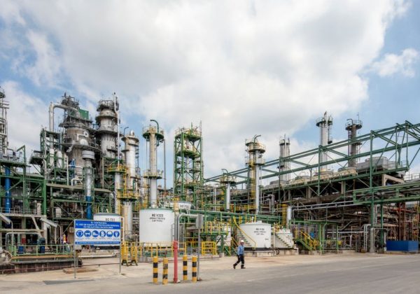 Refinería de Esmeraldas reactiva operaciones al 50% tras reparaciones por sismo de 6 grados que se registró el pasado 25 de abril. (Petroecuador).