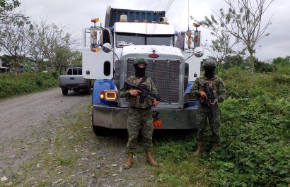 Retienen tráiler con combustible y desmantela perforaciones clandestinas en Poliducto Esmeraldas-Santo Domingo