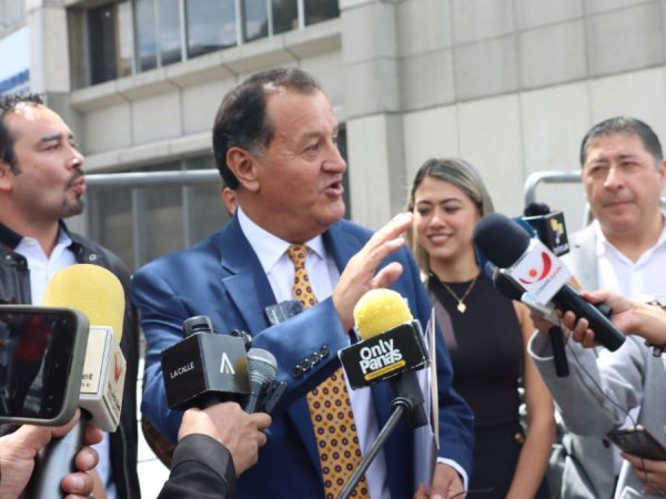 Revolución Ciudadana interpone denuncia por peculado en el supuesto uso de esferos con tinta transferible. (API).