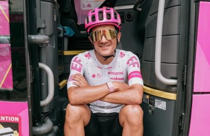 El ciclista ecuatoriano Richard Carapaz llega en el puesto 11 en la quinta etapa del Giro de Italia.
