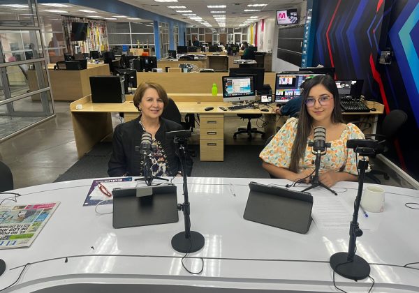 Rosalía Arteaga, presidenta de la UNIR Ecuador detalló los tres tipos de becas que ofrece la universidad