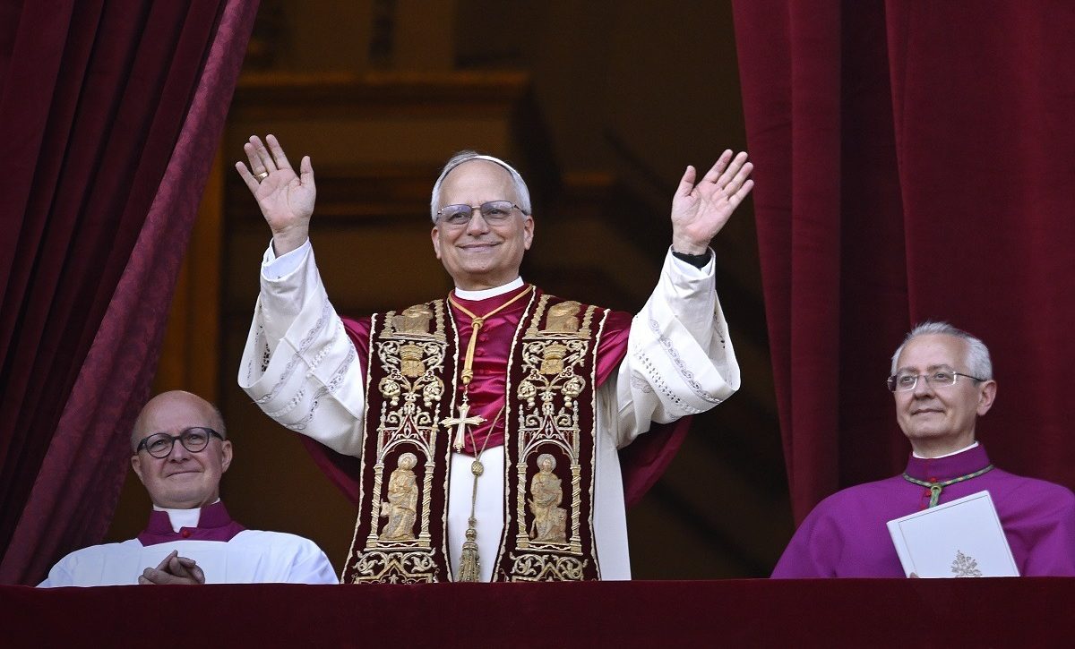 ¿Se distancia de la comunidad LGBTI?: El papa León XIV define a la familia como la unión "entre hombre y mujer"