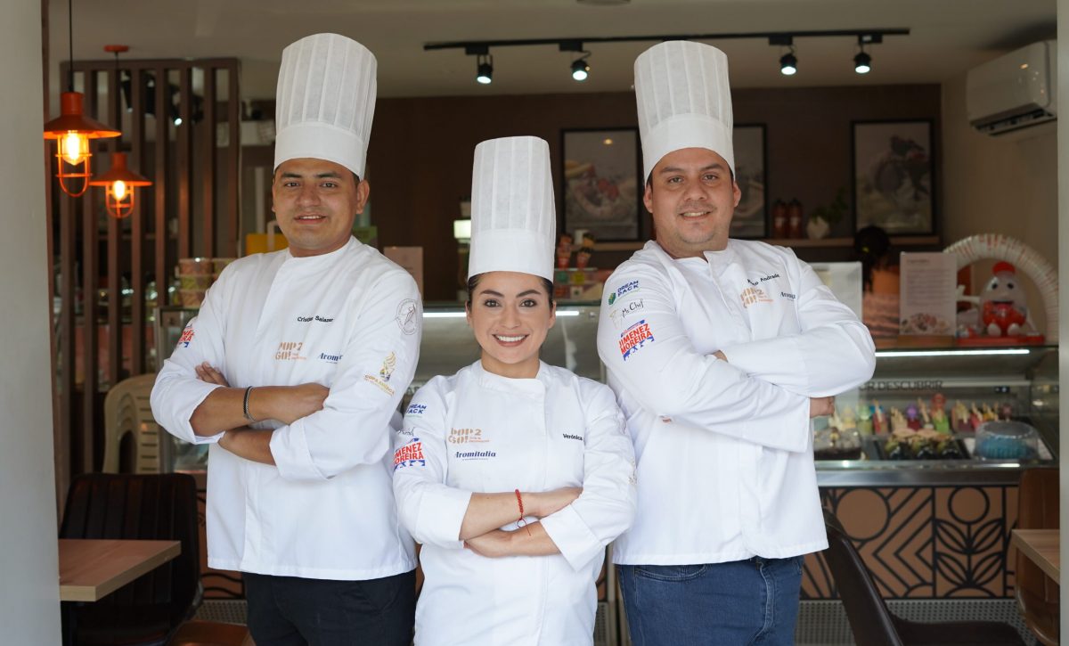 Cristian Salazar, Verónica Jiménez y Marco Andrade, conforman el equipo de Ecuador.