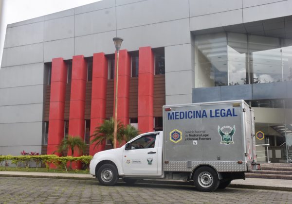 Sicarios asesinaron a un hombre en restaurante de Luz de América