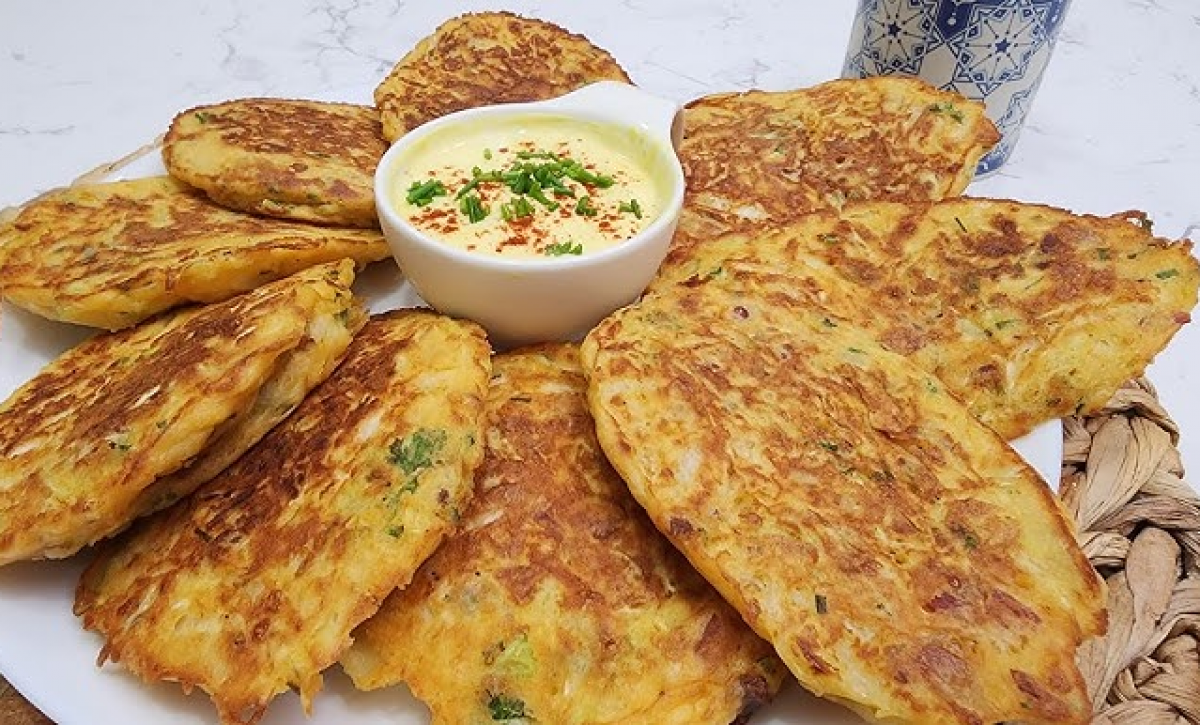 Esta tortilla de repollo sorprende por su sabor y solo lleva 5 ingredientes