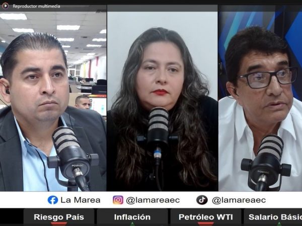 Jorge Cevallos (derecha) durante una entrevista en Manavisión Plus