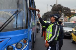 Sistema de buses urbanos en Quito cambiará recorridos y forma de cobro desde agosto