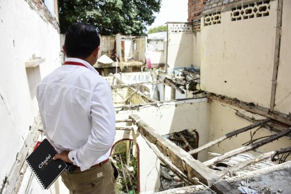 Las casas quedaron destruidas en el terremoto del 2016 y han quedado inabitables.