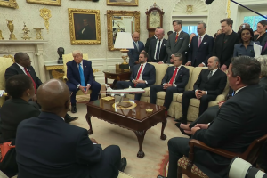 Tensa reunión entre el presidente Donald Trump y su homólogo de Sudáfrica Cyril Ramaphosa en la Casa Blanca por disputas raciales