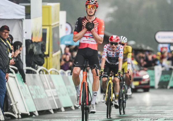 Thymen Arensman triunfa en La Plagne; Pogacar mantiene el liderato del Tour 2025