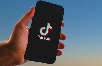 TikTok es actualmente una de las redes sociales más populares a nivel mundial, especialmente entre los jóvenes.