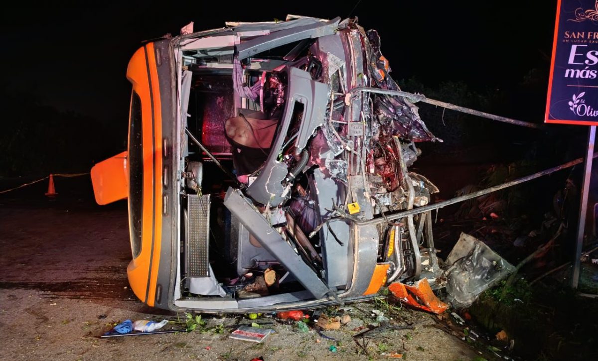 Trágico accidente en la vía Quinindé-Esmeraldas cobró la vida de ocho personas