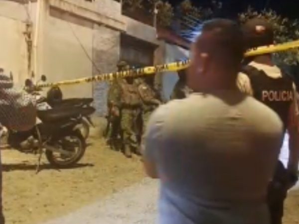 Triple crimen en Portoviejo Criminales terminaron con las vidas de personas que viajaban en una camioneta. (El Diario)