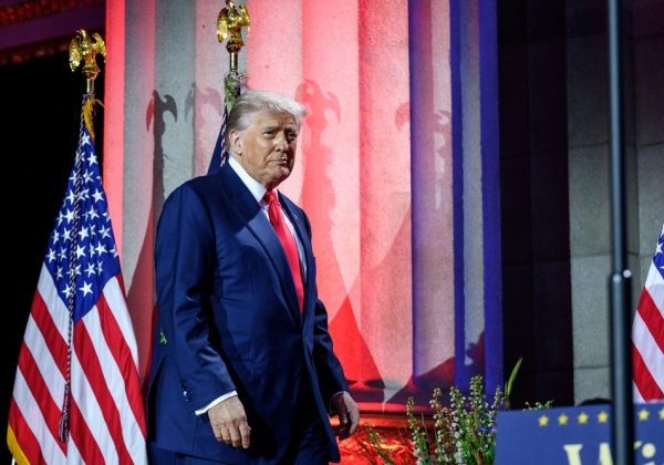 Trump anuncia aranceles del 100% para chips y semiconductores importados