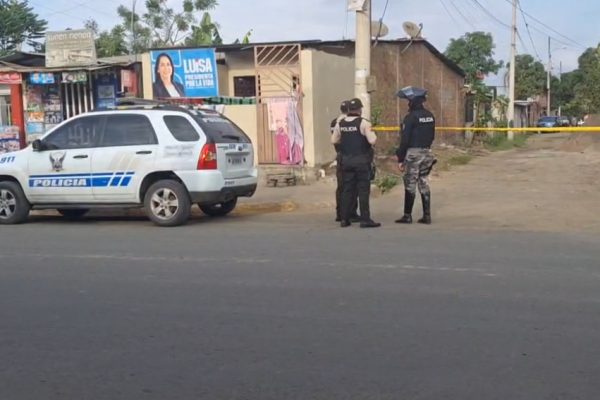 Un hombre de entre 20 y 25 años, identificado sólo como Josué, murió tras ser víctima de un ataque armado por sicarios en motocicleta.