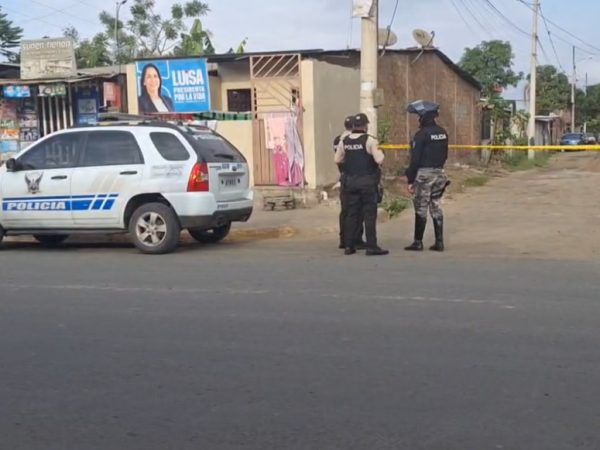 Un hombre de entre 20 y 25 años, identificado sólo como Josué, murió tras ser víctima de un ataque armado por sicarios en motocicleta.