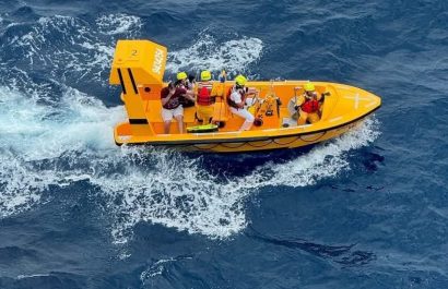 Un hombre se lanzó al mar, desde un crucero, en Disney para rescatar a su hija de cinco años que cayó desde la cuarta cubierta del barco,