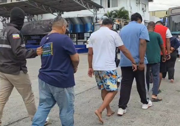 Un juez de Garantías Penales de la Unidad de Delitos Flagrantes de Guayaquil ordenó prisión preventiva para siete personas.