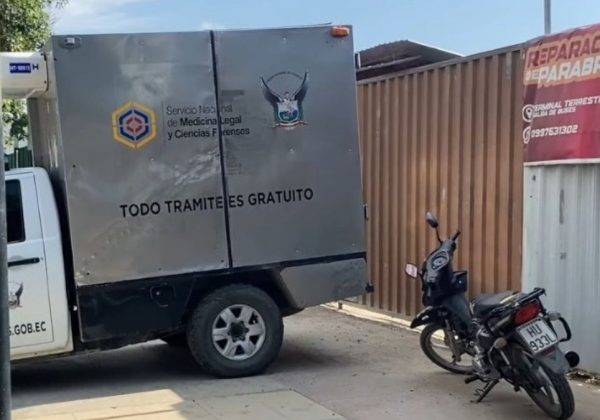 Un médico fue asesinado por dos sicarios que llegaron hasta un taller de reparación de parabrisas, el crimen ocurrió en Machala, El Oro. (Redes sociales).