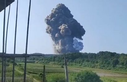 Una explosión en la fábrica de fuegos artificiales Shanzhou Fireworks Co, en China, dejó al menos una persona fallecida, seis desaparecidas y nueve heridas.