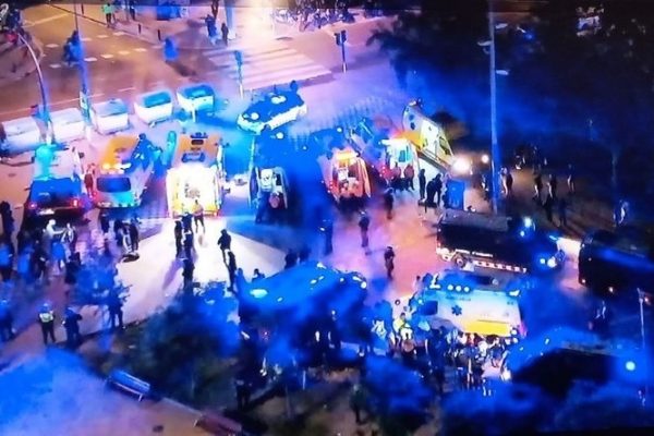 Una mujer es detenidas tras atropellar a 13 personas previo al duelo Espanyol vs FC Barcelona