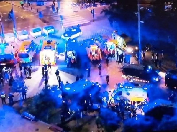 Una mujer es detenidas tras atropellar a 13 personas previo al duelo Espanyol vs FC Barcelona