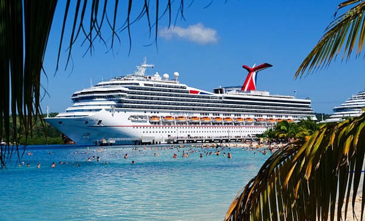 Una pelea estalló en la madrugada de este lunes a bordo de un crucero de la empresa Carnival mientras regresaba a Miami, Estados Unidos.