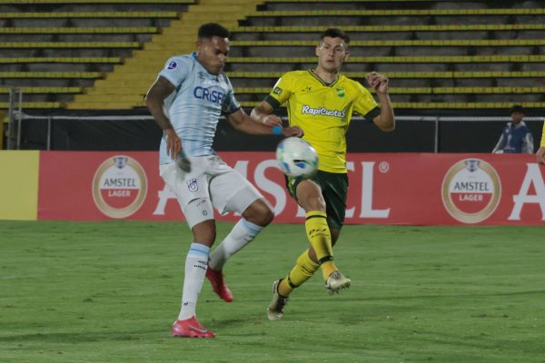 Universidad Católica busca sellar su clasificación a octavos de final ante Defensa y Justicia
